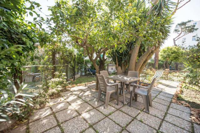 Garden House Apartments In Napels Buitenkant foto