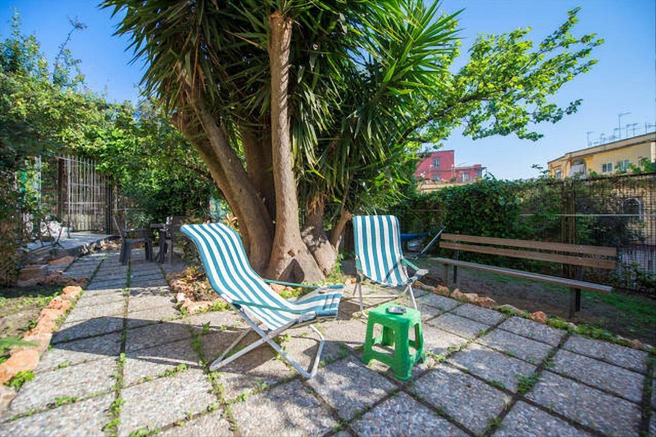 Garden House Apartments In Napels Buitenkant foto